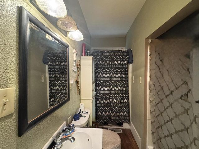 615 MT VERNON STREET, Oshkosh, WI 54901