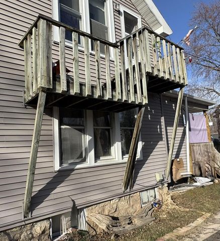 615 MT VERNON STREET, Oshkosh, WI 54901