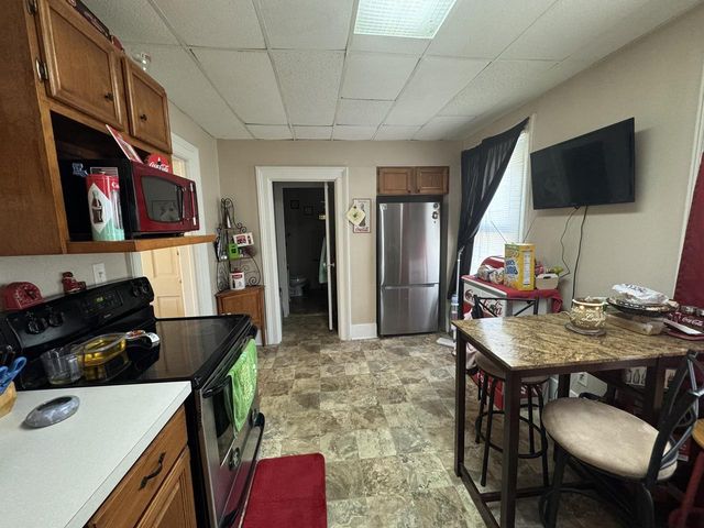 615 MT VERNON STREET, Oshkosh, WI 54901