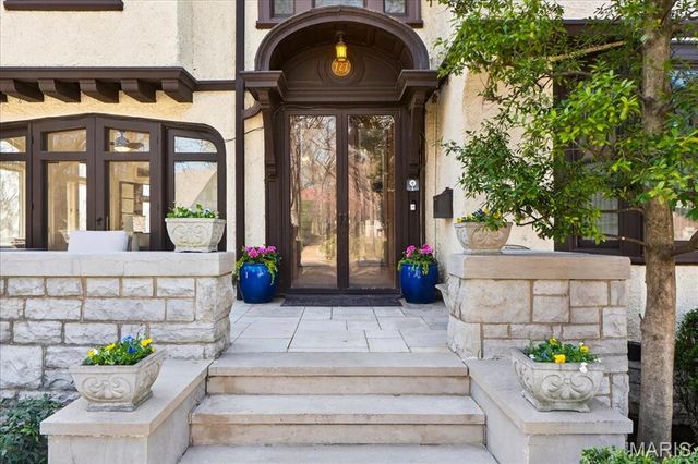 727 Yale Avenue, University City, MO 63130