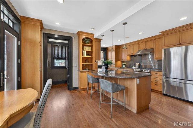 727 Yale Avenue, University City, MO 63130