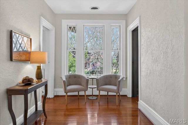 727 Yale Avenue, University City, MO 63130