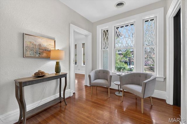 727 Yale Avenue, University City, MO 63130