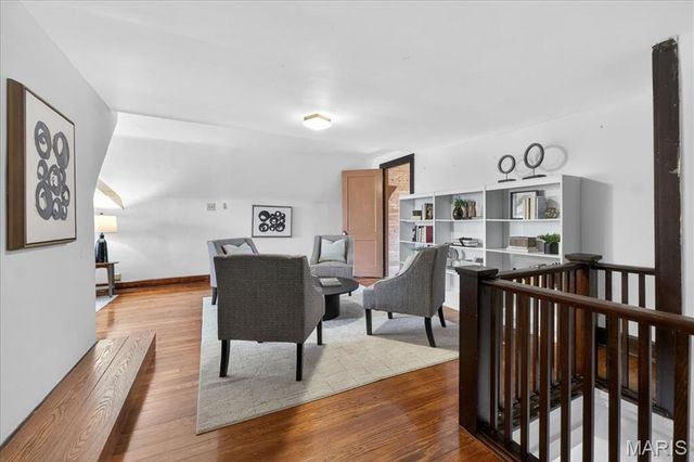 727 Yale Avenue, University City, MO 63130