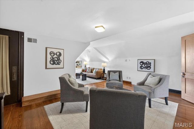 727 Yale Avenue, University City, MO 63130