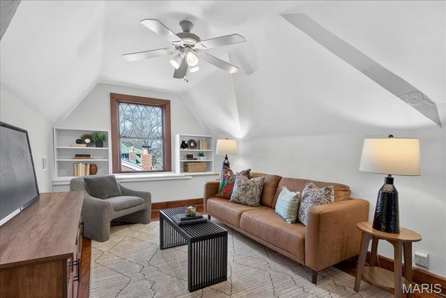 727 Yale Avenue, University City, MO 63130