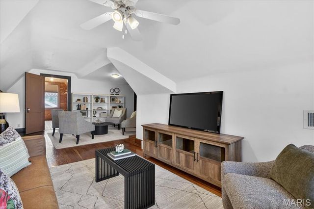 727 Yale Avenue, University City, MO 63130