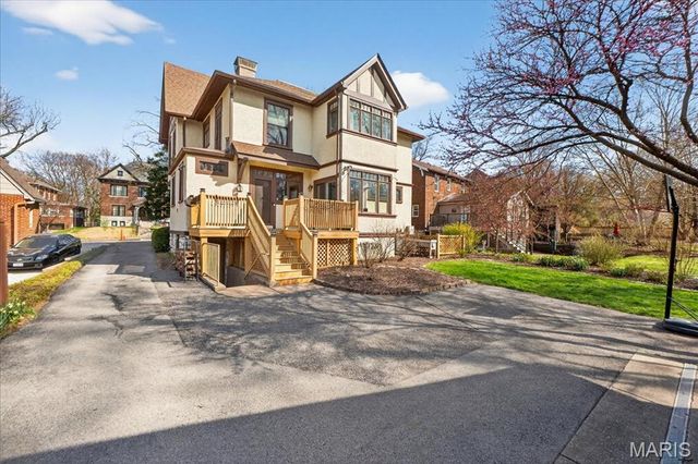 727 Yale Avenue, University City, MO 63130