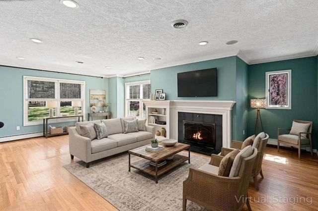 8 Windsor Drive, Foxboro, MA 02035