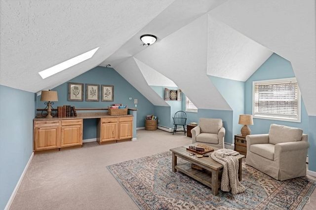 8 Windsor Drive, Foxboro, MA 02035