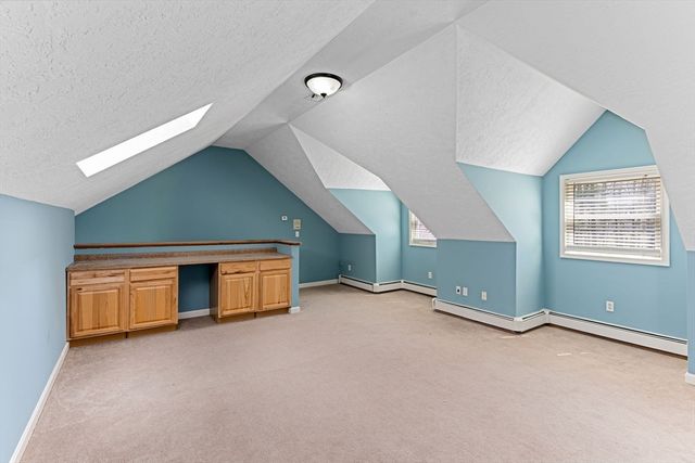 8 Windsor Drive, Foxboro, MA 02035