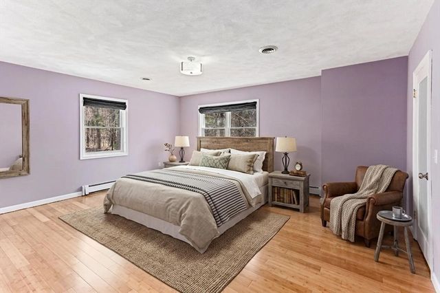 8 Windsor Drive, Foxboro, MA 02035