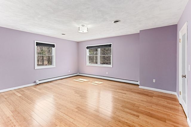 8 Windsor Drive, Foxboro, MA 02035