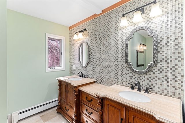 8 Windsor Drive, Foxboro, MA 02035