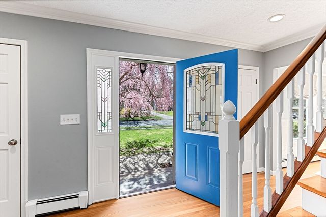 8 Windsor Drive, Foxboro, MA 02035