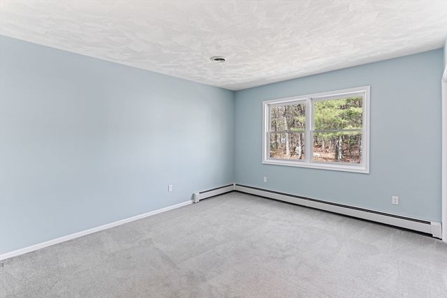 8 Windsor Drive, Foxboro, MA 02035