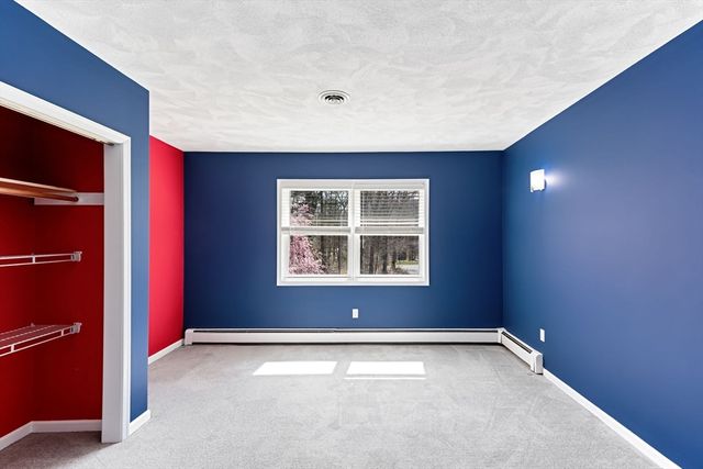 8 Windsor Drive, Foxboro, MA 02035