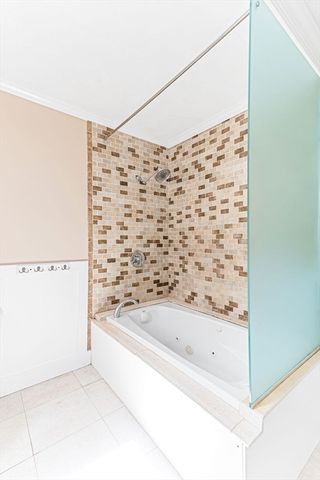 8 Windsor Drive, Foxboro, MA 02035