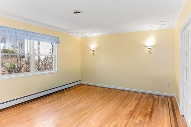 8 Windsor Drive, Foxboro, MA 02035