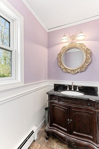 8 Windsor Drive, Foxboro, MA 02035