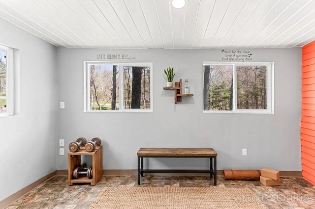 8 Windsor Drive, Foxboro, MA 02035