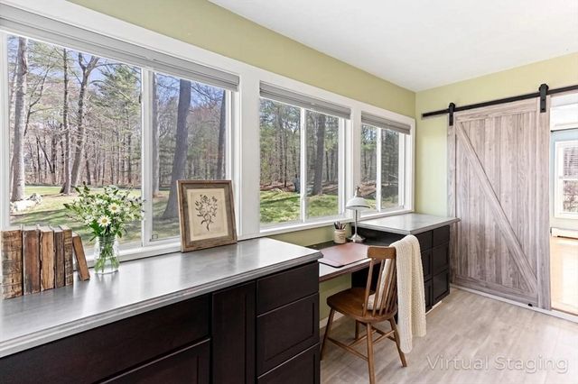 8 Windsor Drive, Foxboro, MA 02035