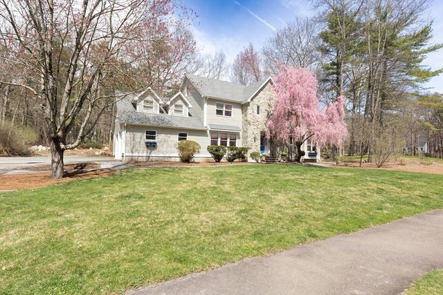 8 Windsor Drive, Foxboro, MA 02035