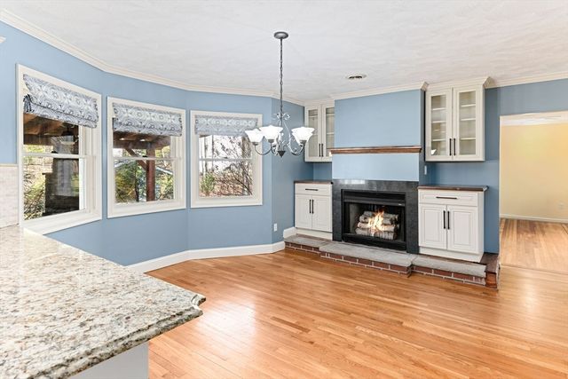 8 Windsor Drive, Foxboro, MA 02035