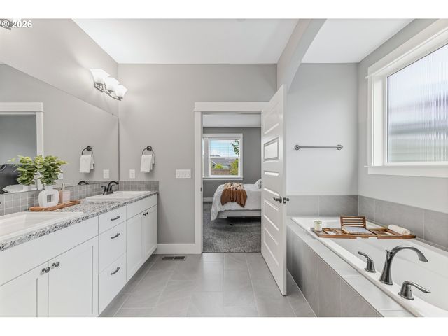 8104 Ne 185TH Ave, Vancouver, WA 98682