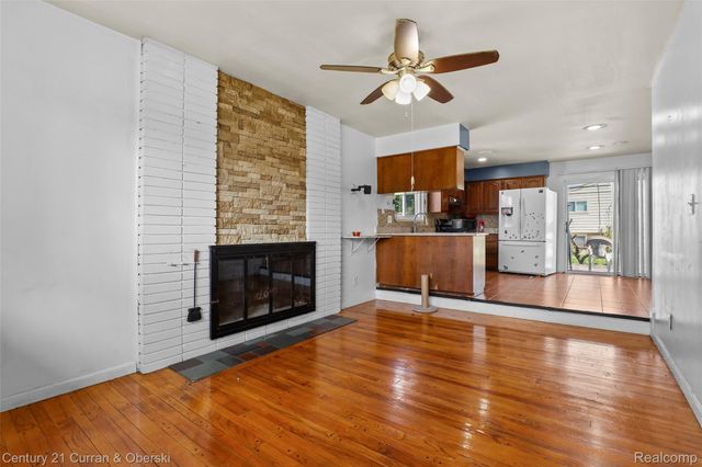 704 N Inkster Road, Dearborn Heights, MI 48127
