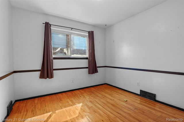 704 N Inkster Road, Dearborn Heights, MI 48127