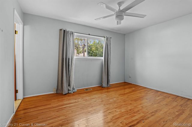 704 N Inkster Road, Dearborn Heights, MI 48127