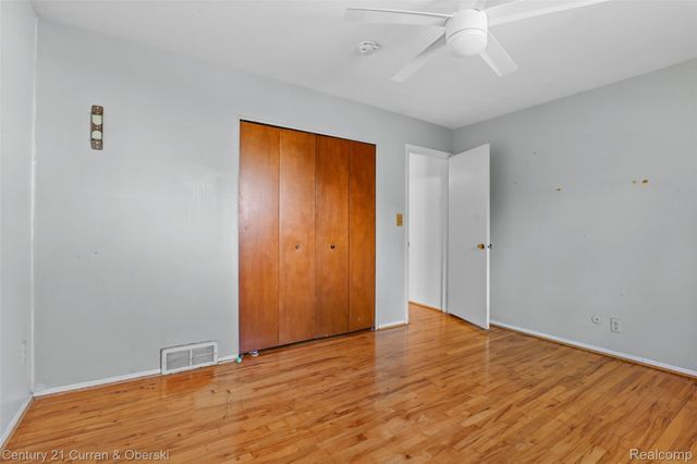 704 N Inkster Road, Dearborn Heights, MI 48127