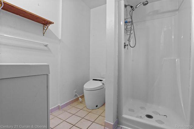 704 N Inkster Road, Dearborn Heights, MI 48127