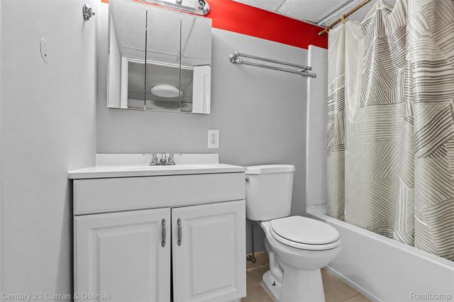 704 N Inkster Road, Dearborn Heights, MI 48127