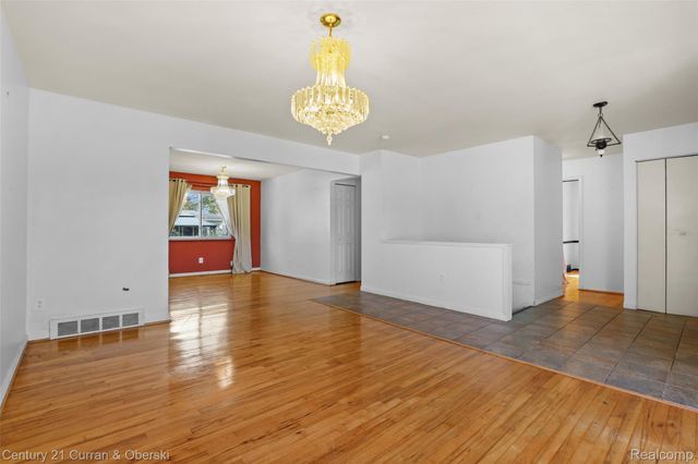 704 N Inkster Road, Dearborn Heights, MI 48127