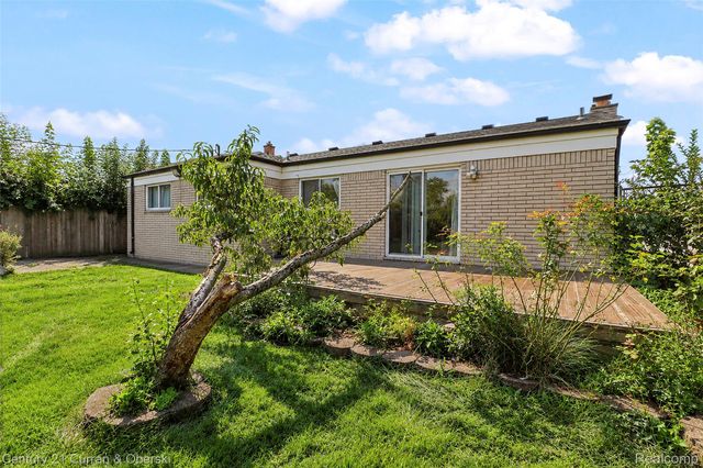 704 N Inkster Road, Dearborn Heights, MI 48127