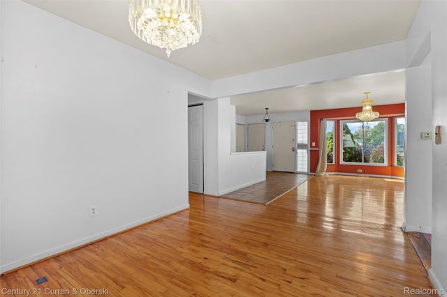 704 N Inkster Road, Dearborn Heights, MI 48127