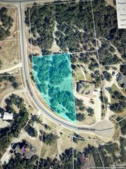127 Jackson Creek, Canyon Lake, TX 78133