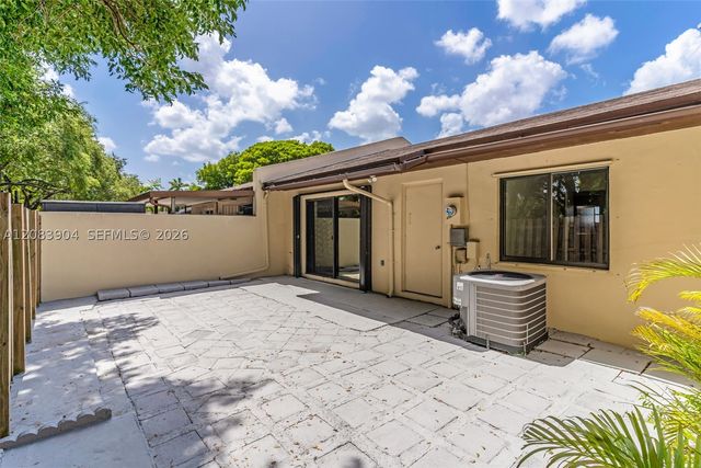 13962 SW 52 LN, Miami, FL 33175