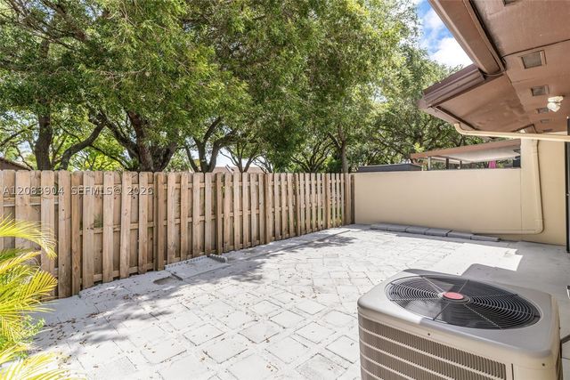13962 SW 52 LN, Miami, FL 33175