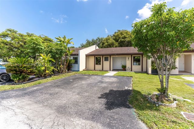 13962 SW 52 LN, Miami, FL 33175