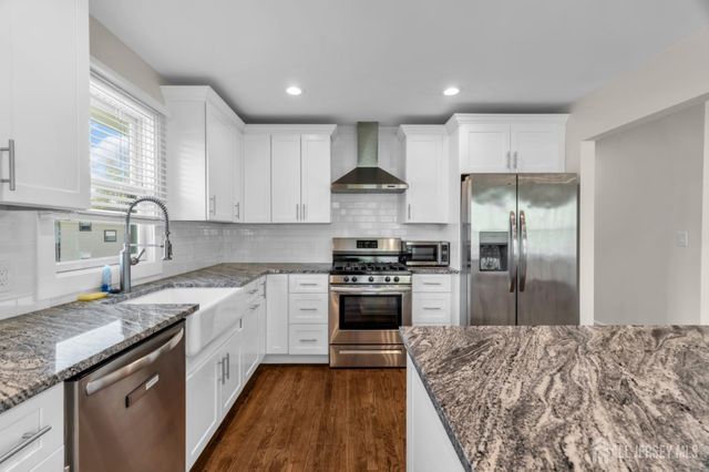 36 Van Buren Avenue, Metuchen, NJ 08840