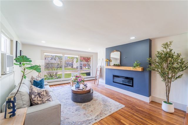 219 Dawn Boulevard, Woonsocket, RI 02895