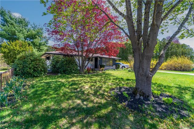 219 Dawn Boulevard, Woonsocket, RI 02895