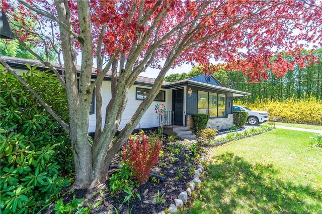 219 Dawn Boulevard, Woonsocket, RI 02895