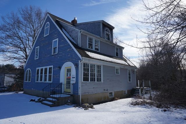 823 Market St, Rockland, MA 02370