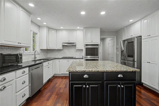 570 Brookmeade Court, Troy, OH 45373