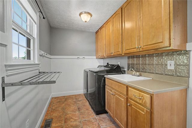 570 Brookmeade Court, Troy, OH 45373