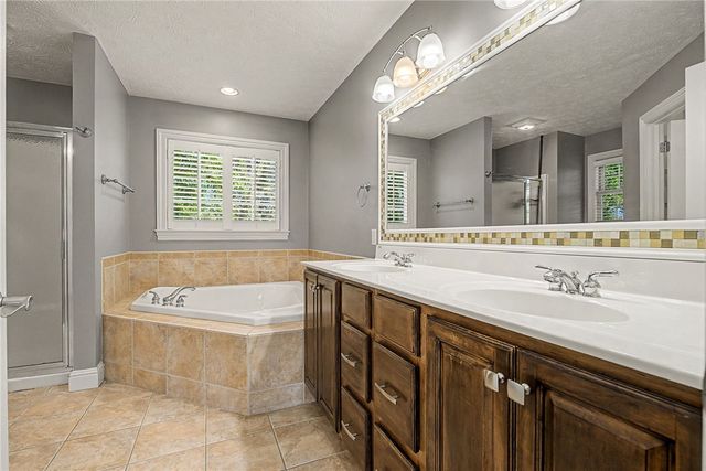 570 Brookmeade Court, Troy, OH 45373